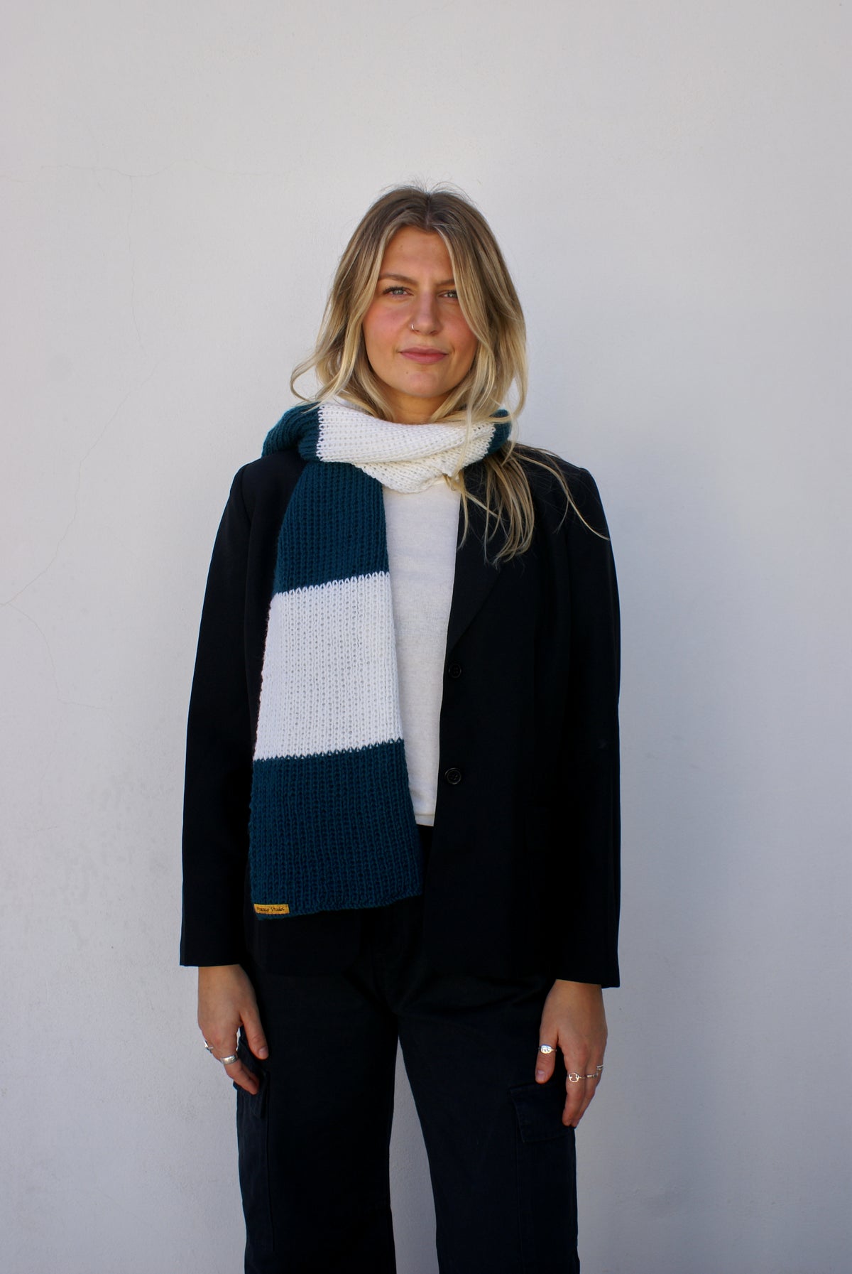 Bufanda School blanca y petróleo