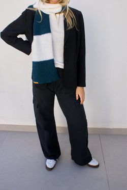 Bufanda School blanca y petróleo