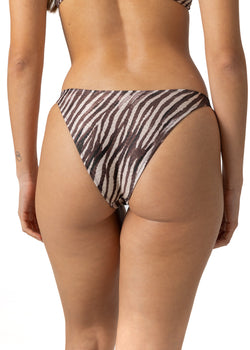 Cheeky Bottom Curious